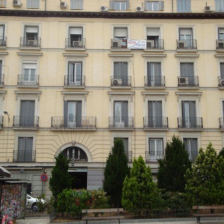 Hostal Zamora Madrid Buitenkant foto