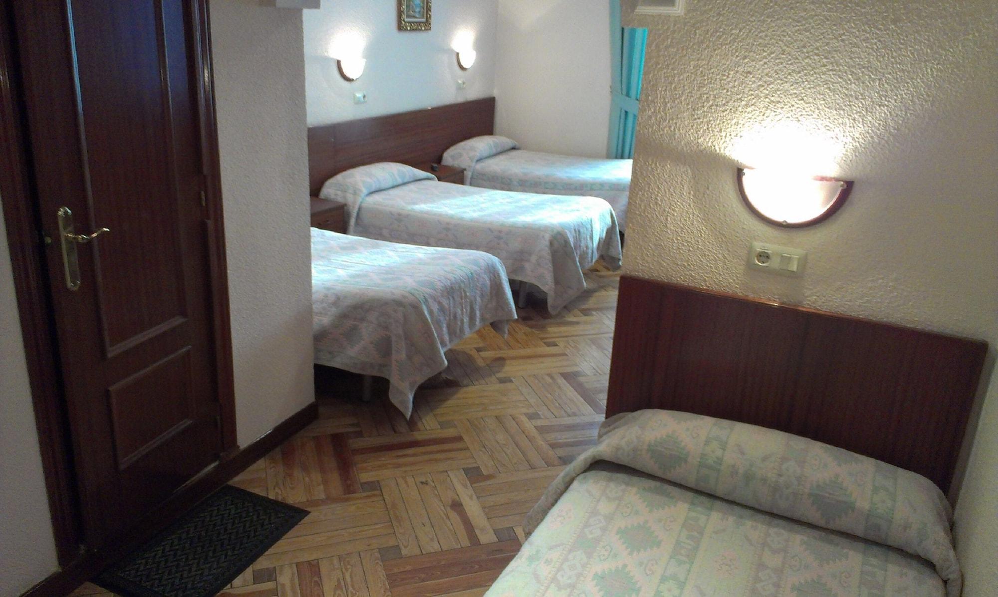 Hostal Zamora Madrid Buitenkant foto