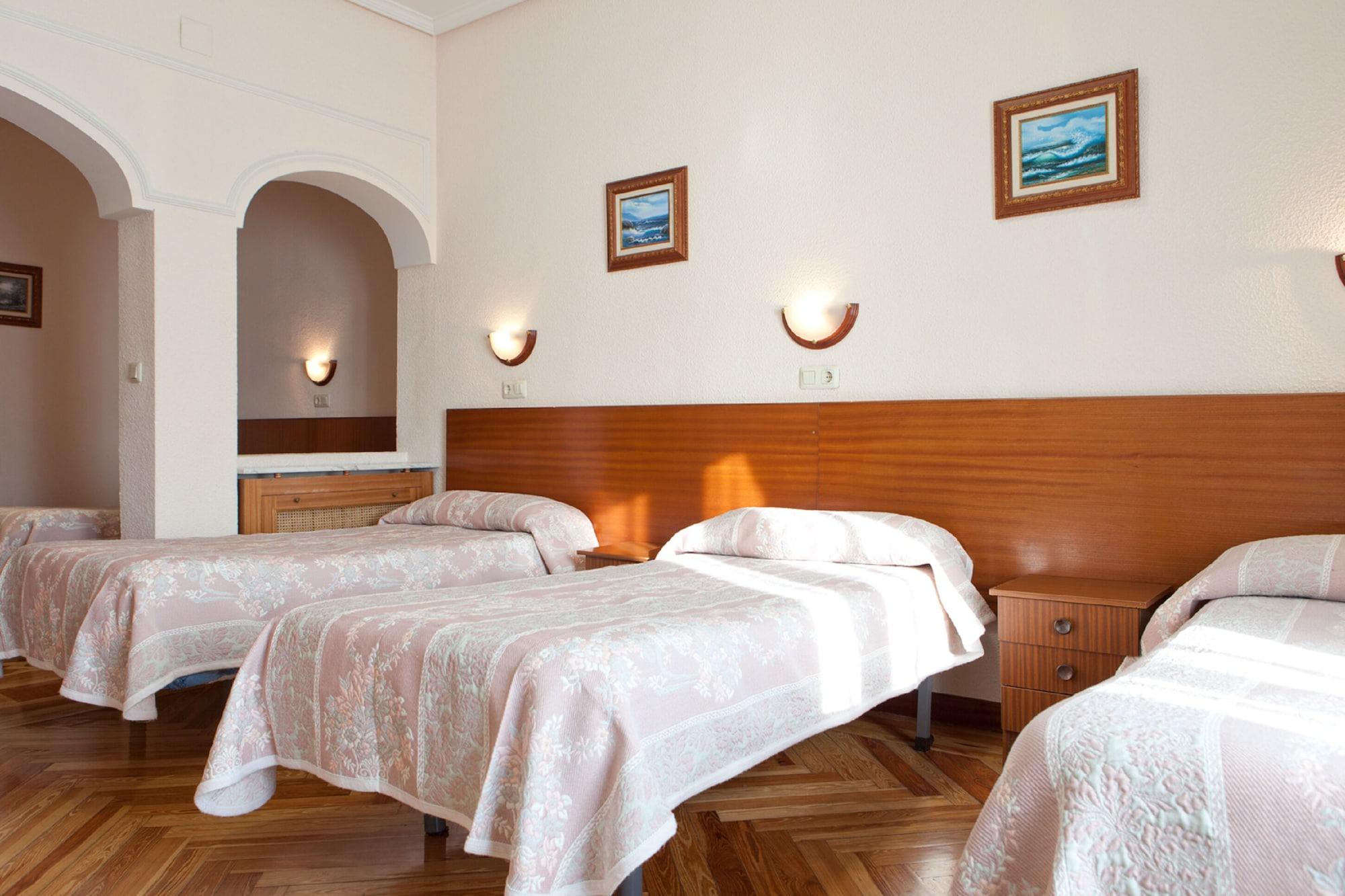 Hostal Zamora Madrid Buitenkant foto