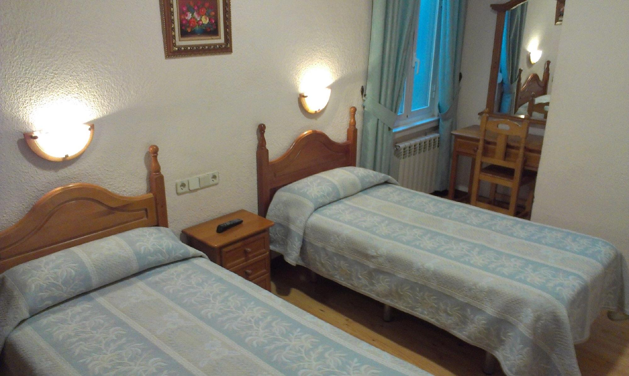 Hostal Zamora Madrid Buitenkant foto