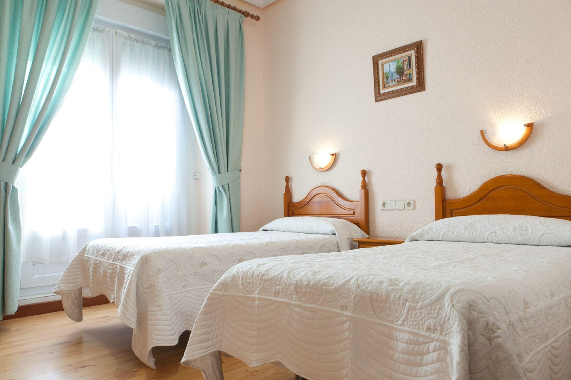 Hostal Zamora Madrid Buitenkant foto
