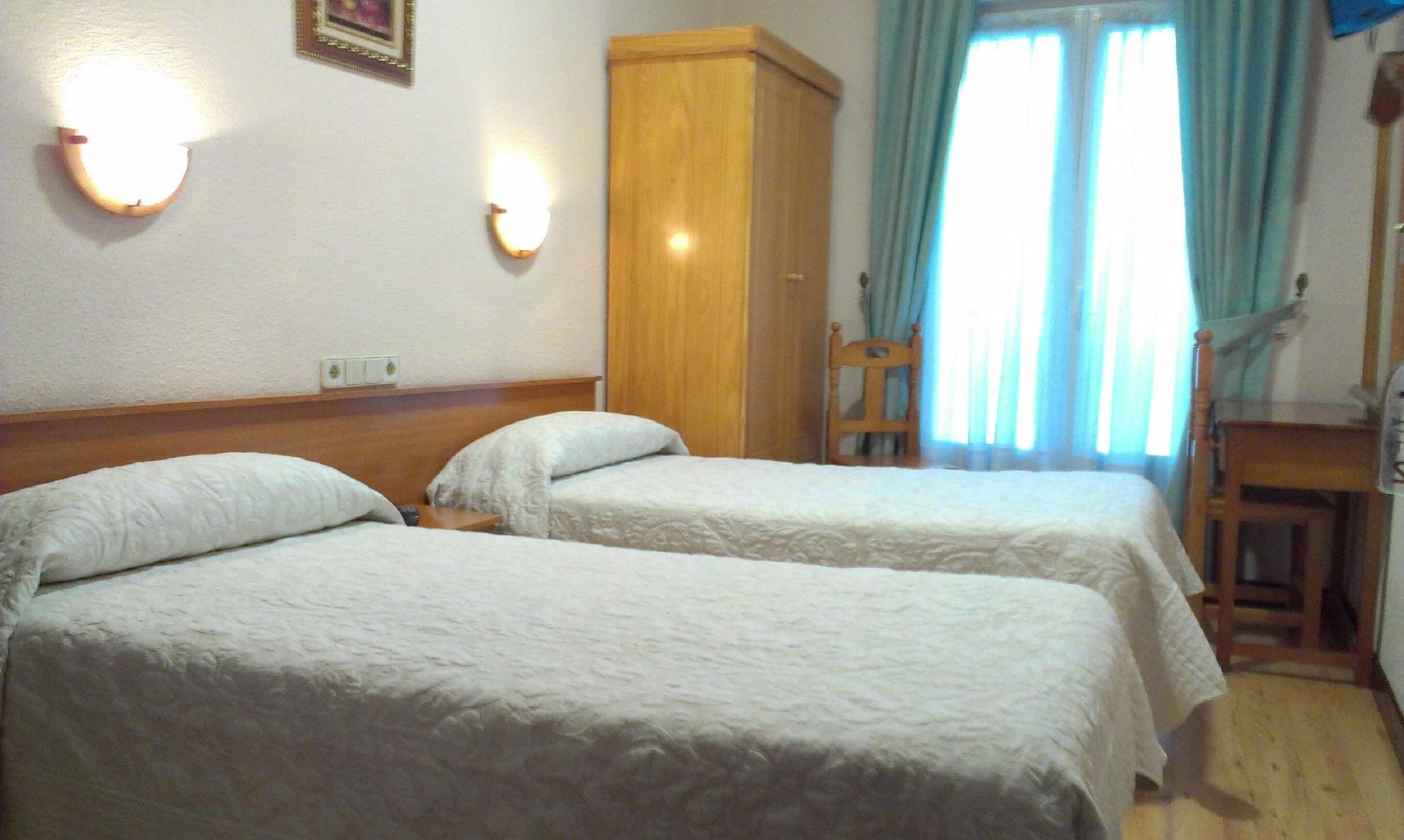 Hostal Zamora Madrid Buitenkant foto