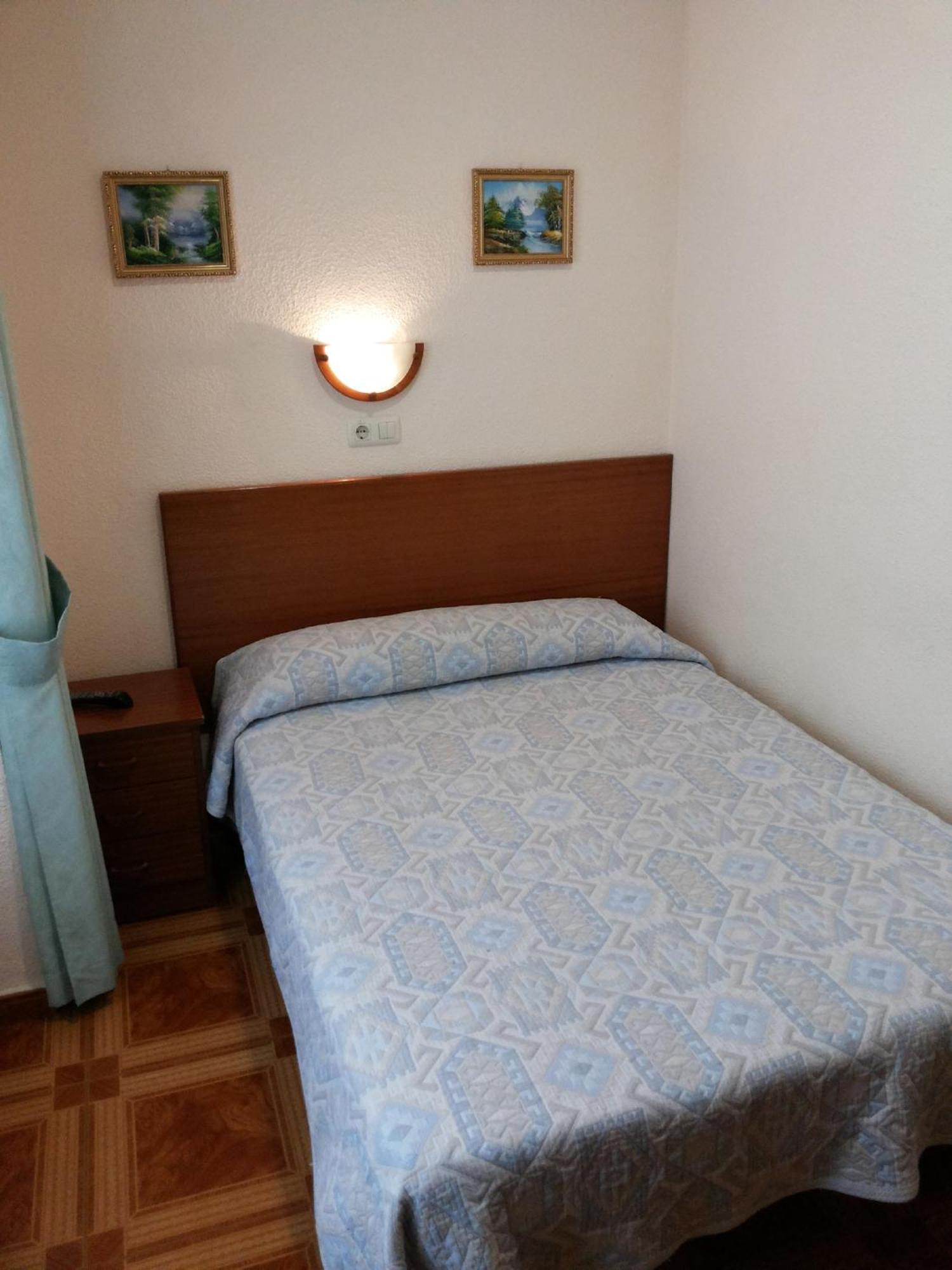 Hostal Zamora Madrid Buitenkant foto