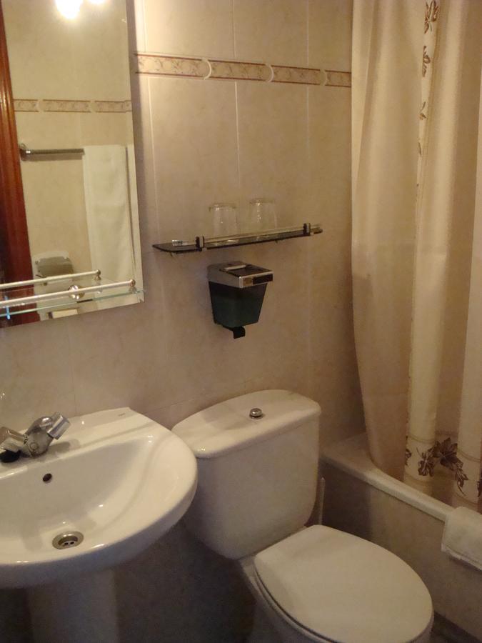 Hostal Zamora Madrid Buitenkant foto