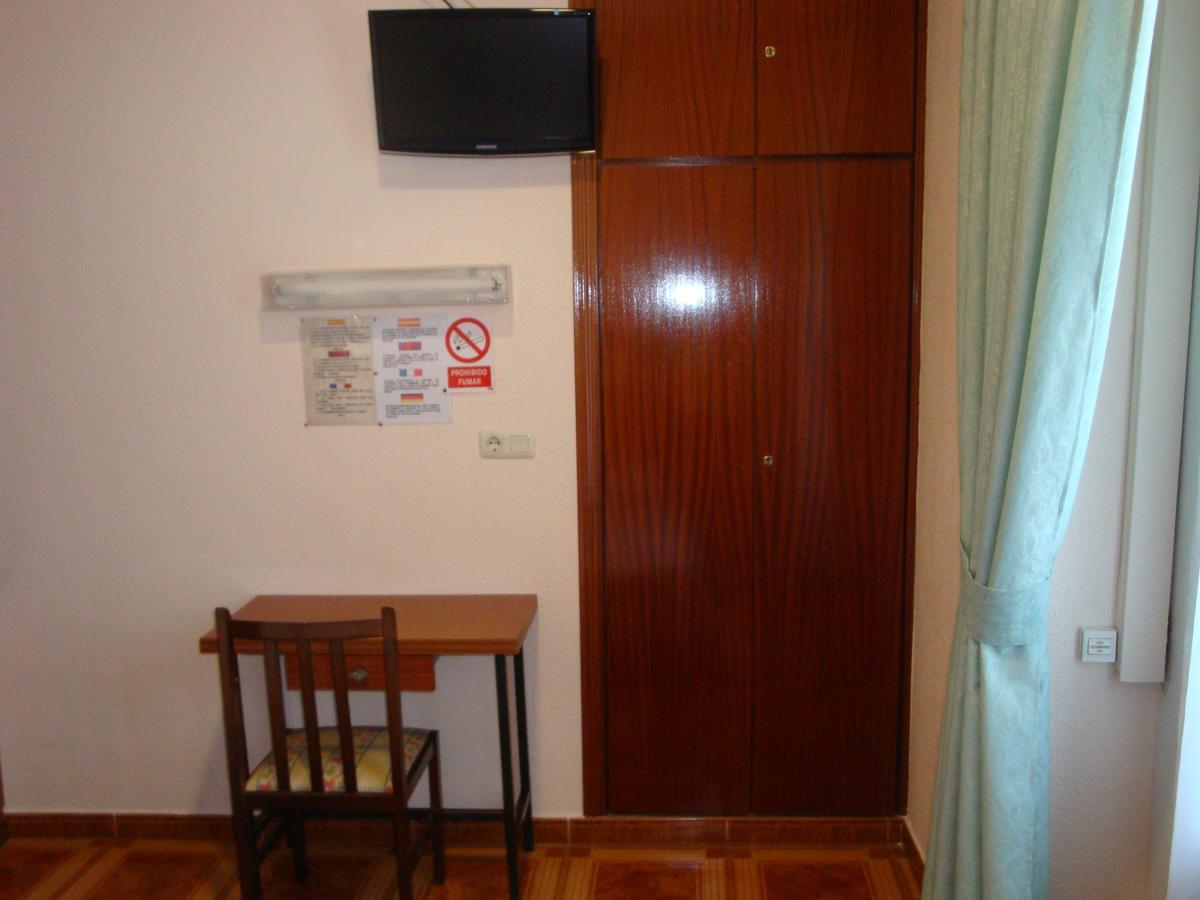 Hostal Zamora Madrid Buitenkant foto